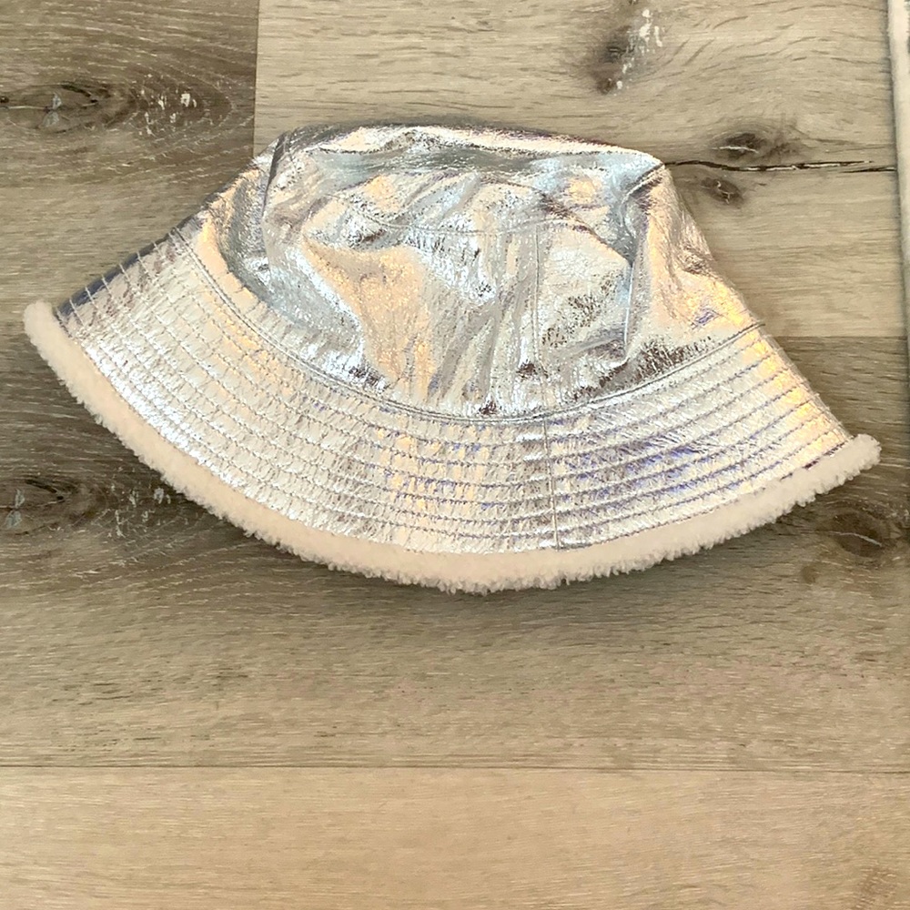 Silver metallic fluffy bucket hat